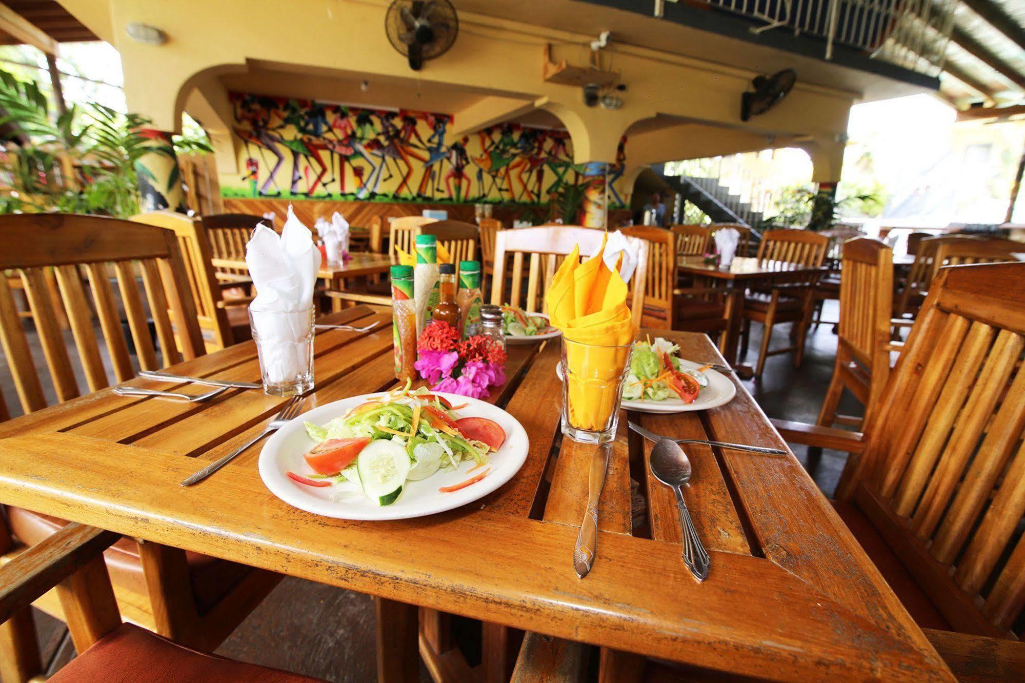 Seastar Inn Negril Buitenkant foto